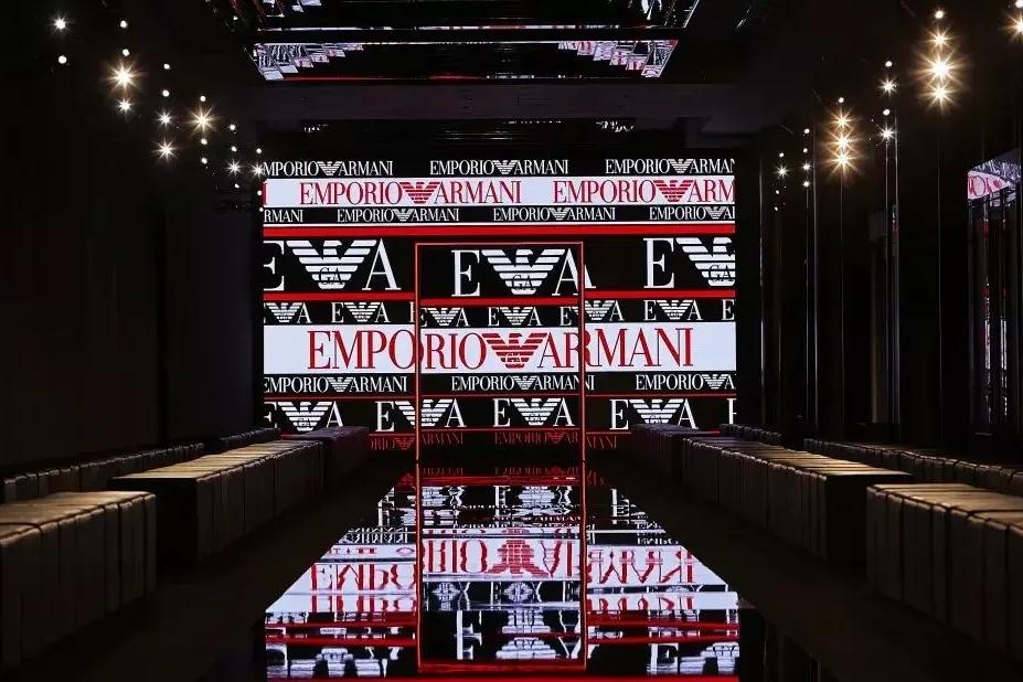 Emporio Armani 2020-2021秋冬男女装系列时装秀