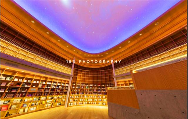 由建筑大师设计蛋形结构的上海文创空间-光的空间.心厅