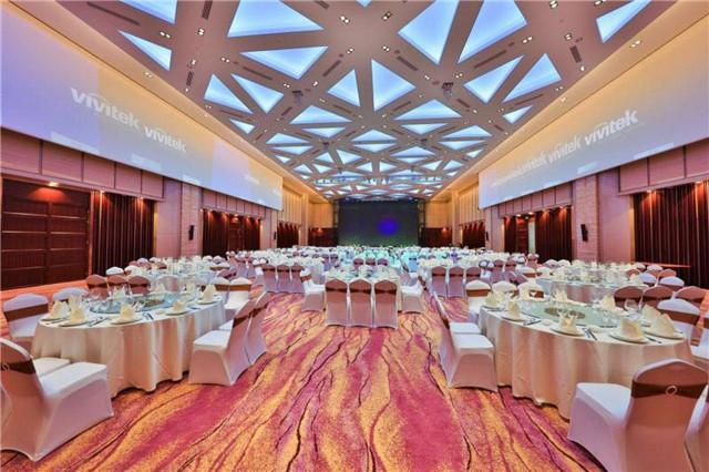 各大品牌公司的上海大型年会场地预订-东方万国宴会中心