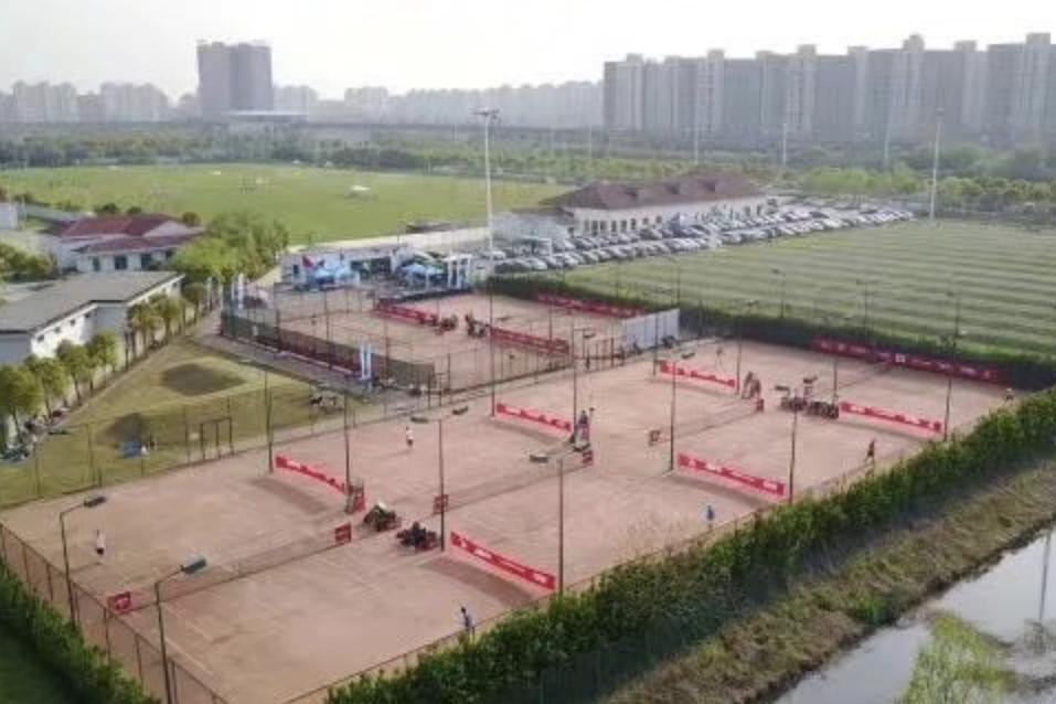上海快网红土网球公园