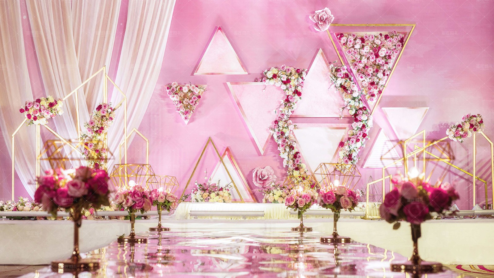 低层高粉嫩韩式粉色主题室内韩式现场布置图片_效果图_策划价格-找我婚礼